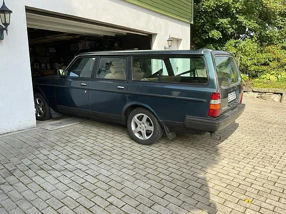 Volvo 240 1986 photo 4