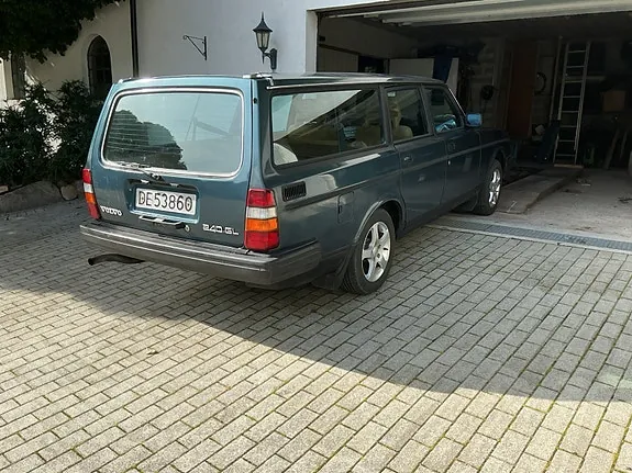 Volvo 240 1986 photo 3