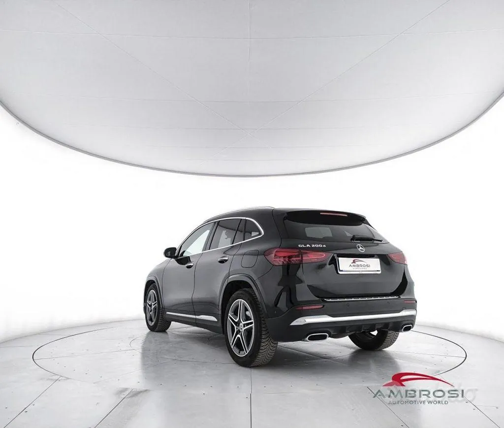 Mercedes-Benz Gla 2024 photo 4
