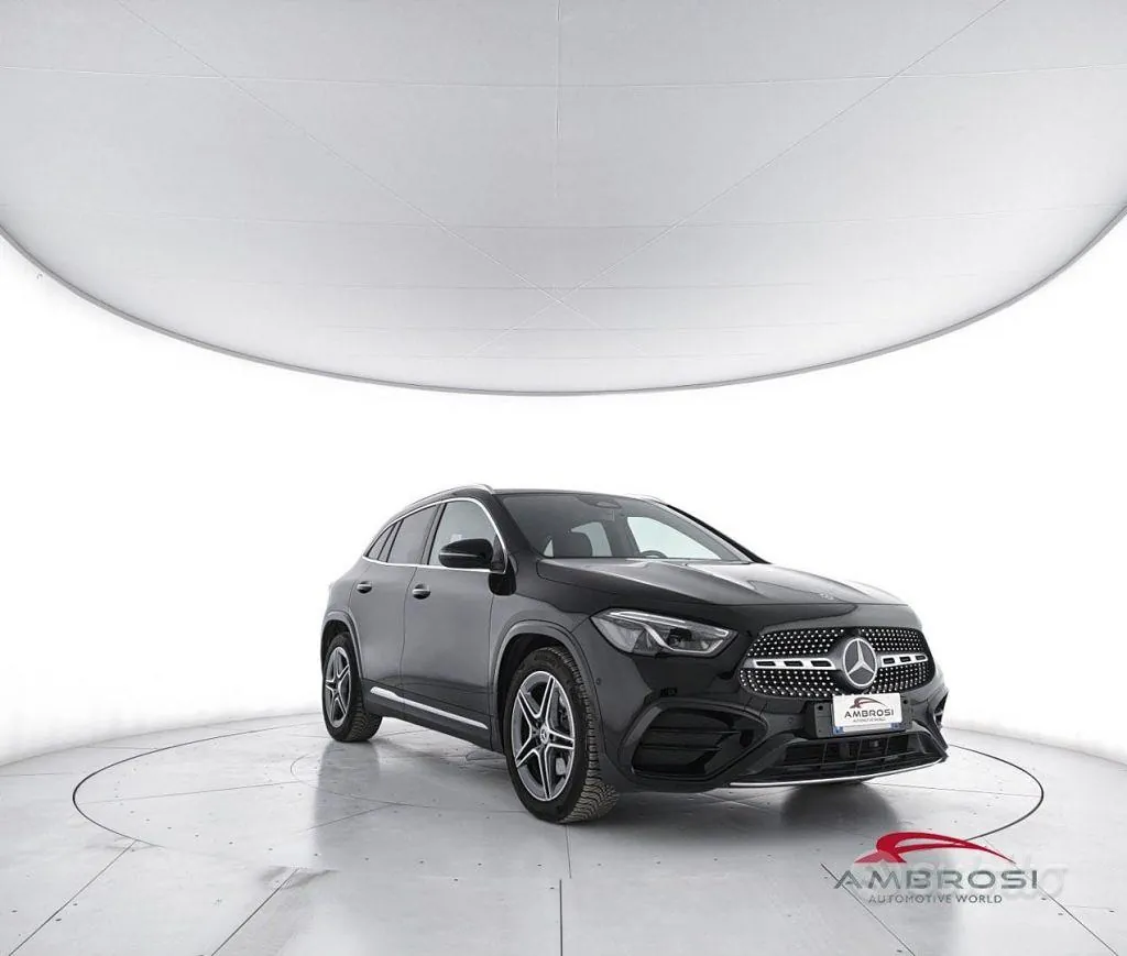Mercedes-Benz Gla 2024 photo 2