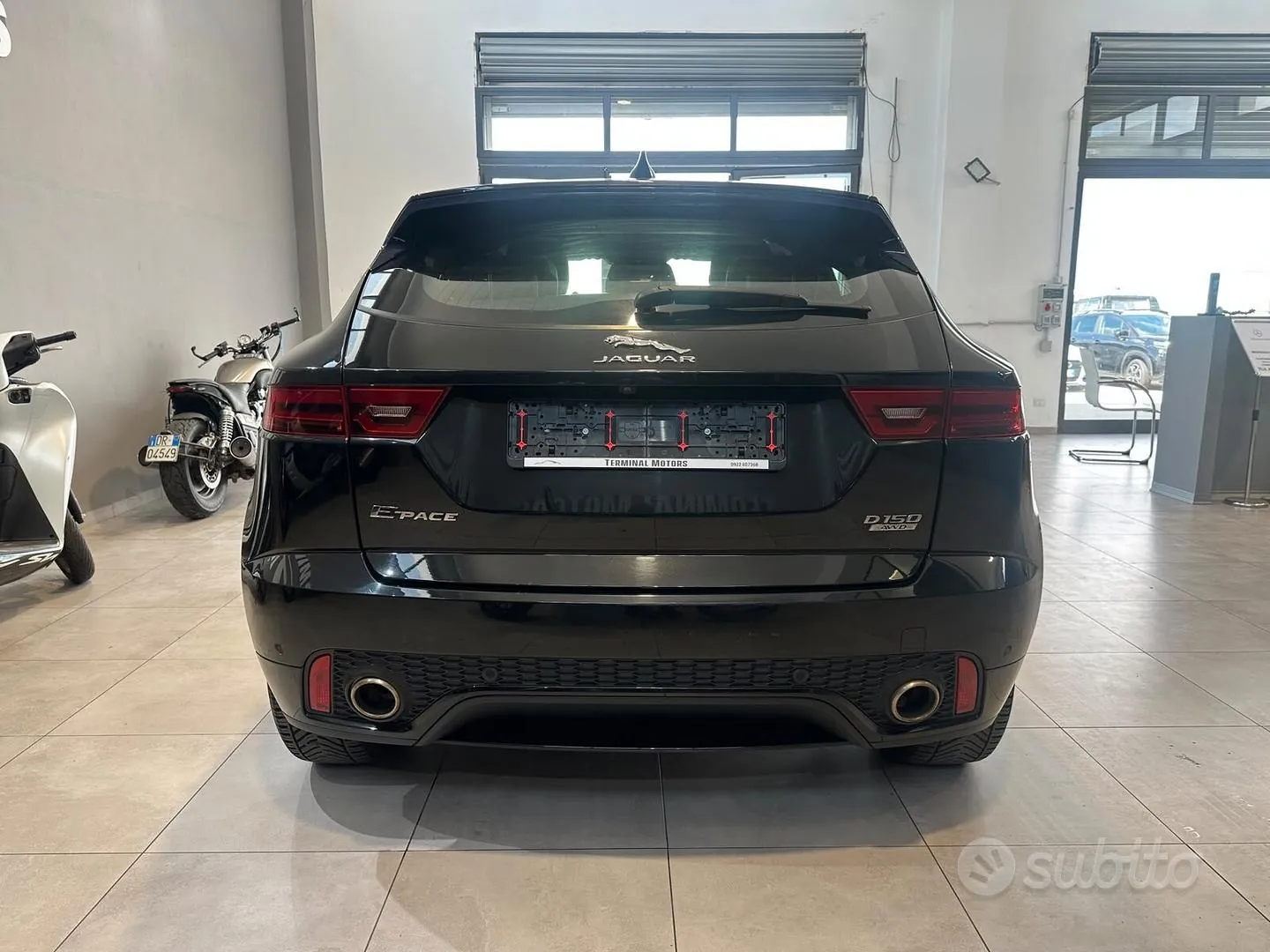 Jaguar E-Pace 2019 photo 4