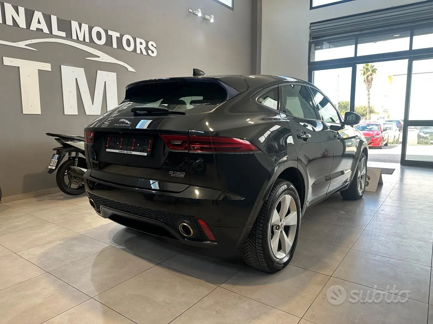 Jaguar E-Pace 2019 photo 5