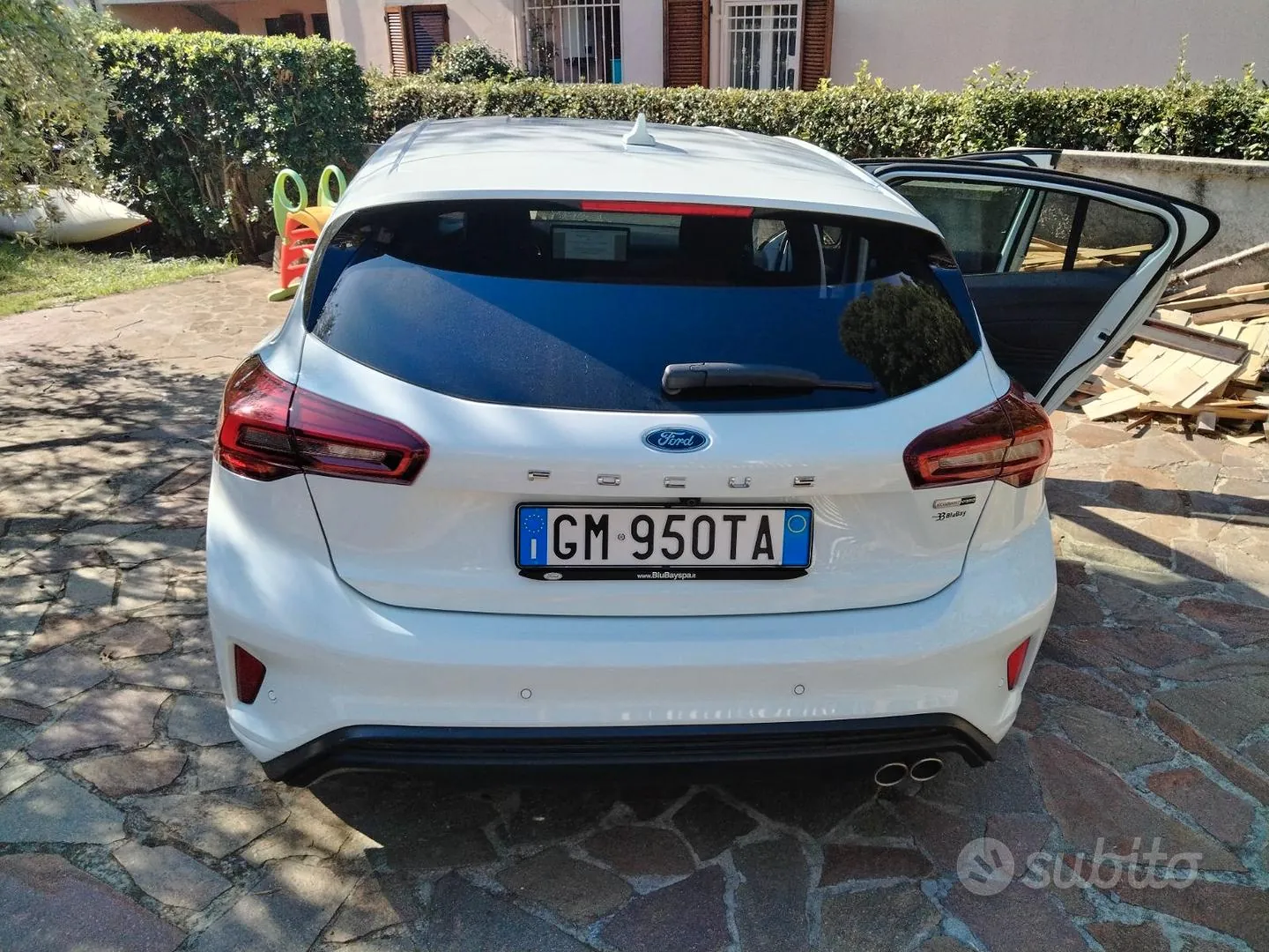 Ford Focus 2023 photo 2