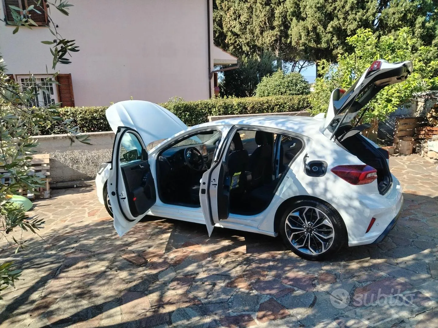 Ford Focus 2023 photo 4