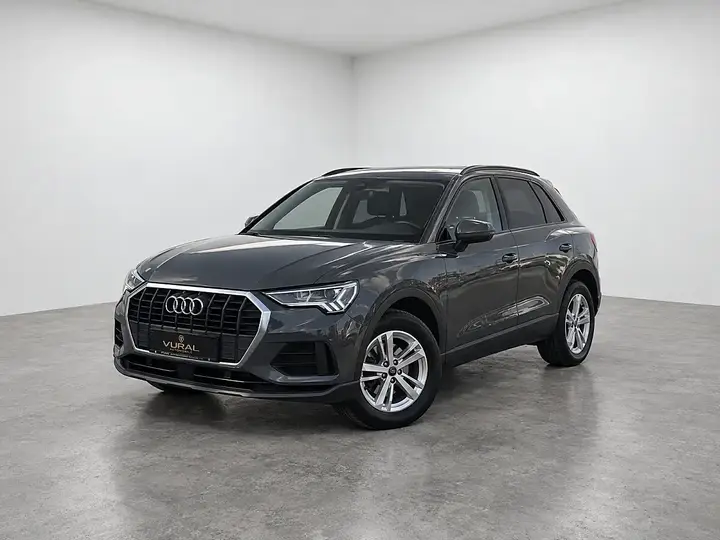 Audi Q3 2023 photo 2