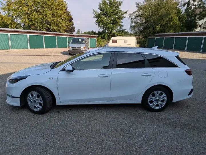 Kia Ceed 2023 photo 2