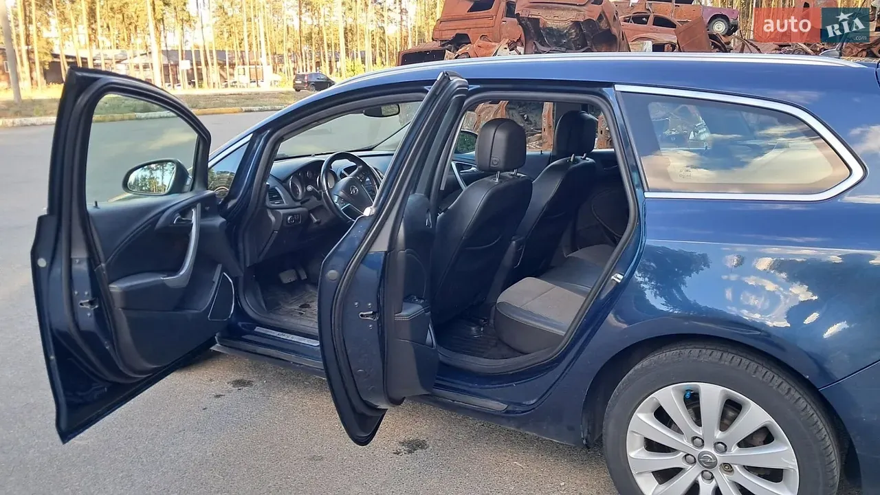 Opel Astra 2012 photo 5