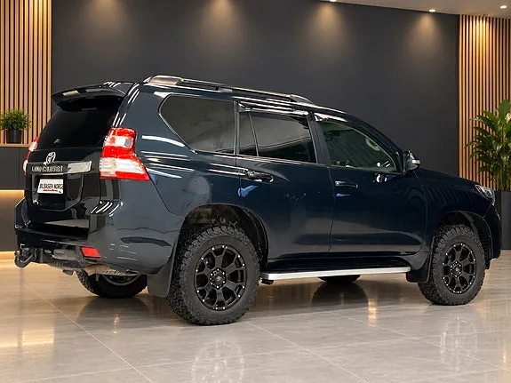 Toyota Land Cruiser 2016 photo 3