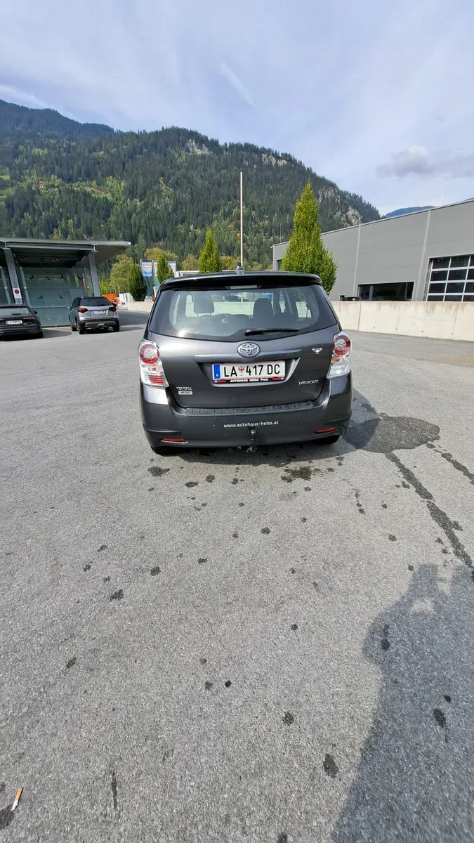 Toyota Verso 2011 photo 3