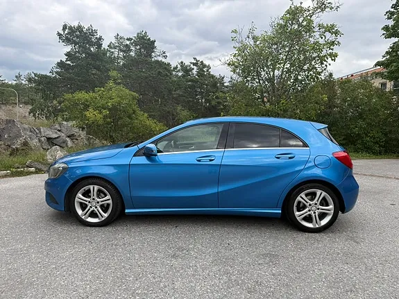 Mercedes-Benz A180 2014 photo 2