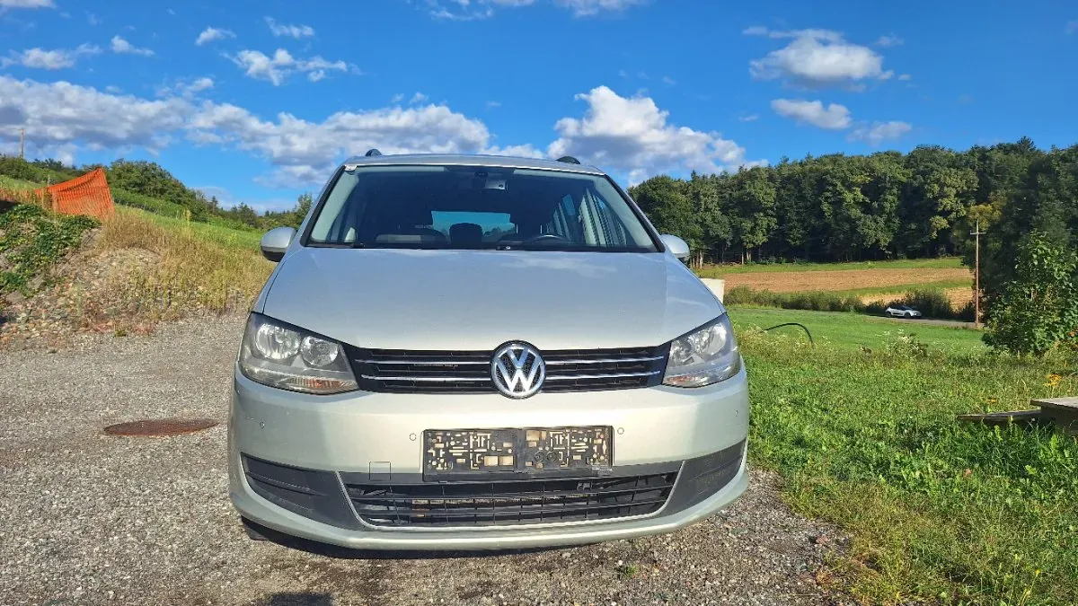Volkswagen Sharan 2011 photo 2