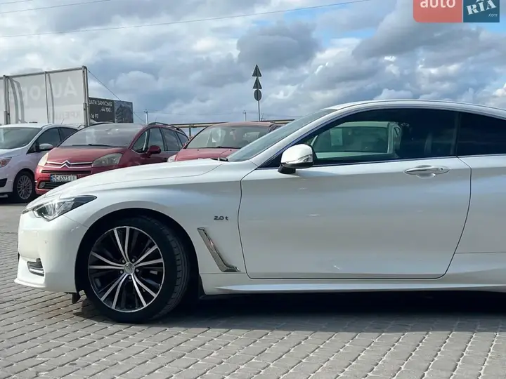 Infiniti Q60 2021 photo 4