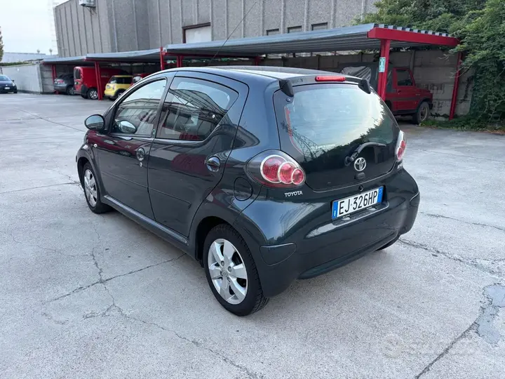 Toyota Aygo 2011 photo 4