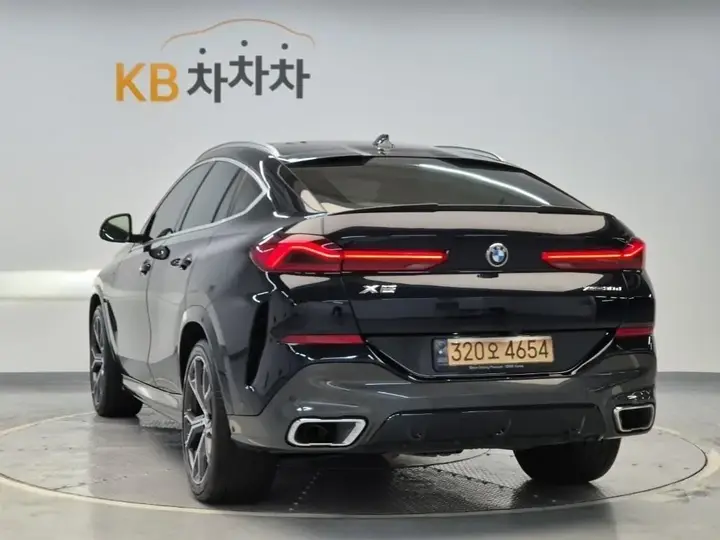 BMW X6 2021 photo 2