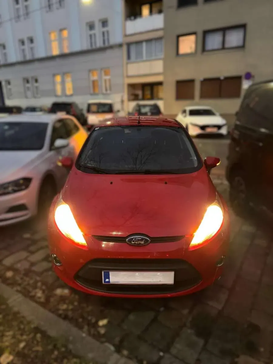 Ford Fiesta 2011 photo 3