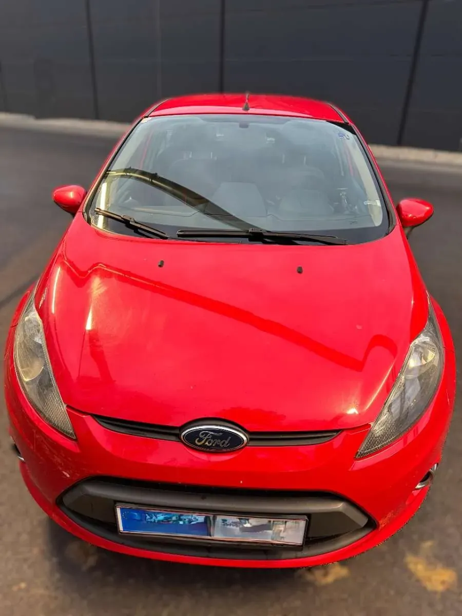 Ford Fiesta 2011 photo 2