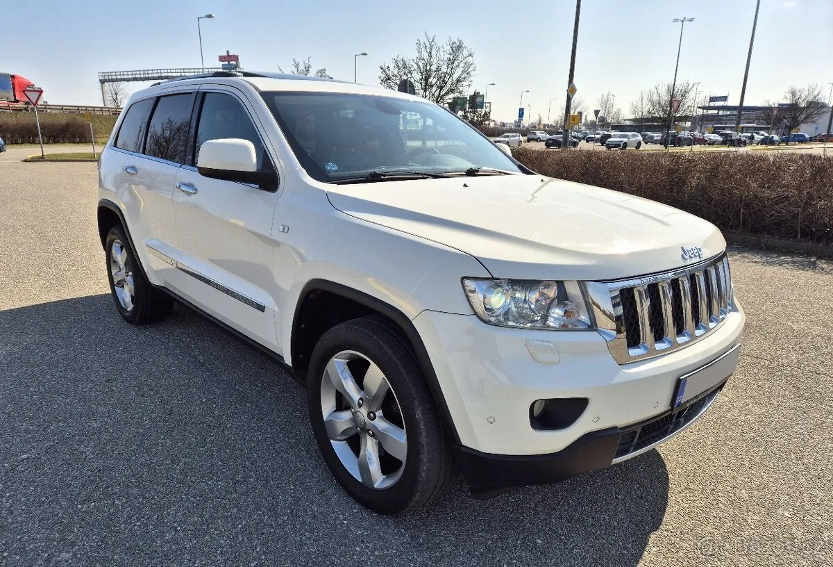 Jeep Grand Cherokee 2011 photo 3