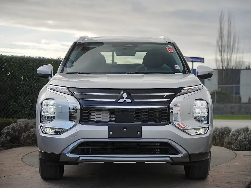 Mitsubishi Outlander 2026 photo 3
