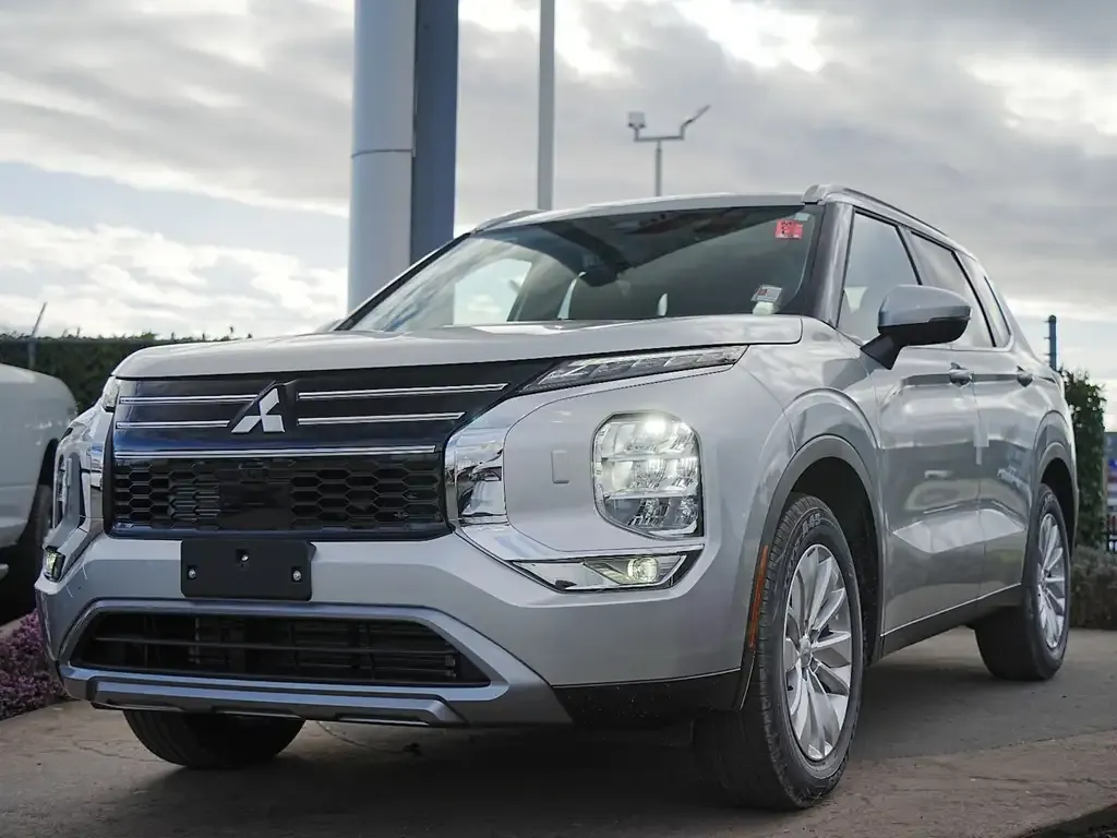 Mitsubishi Outlander 2026 photo 2