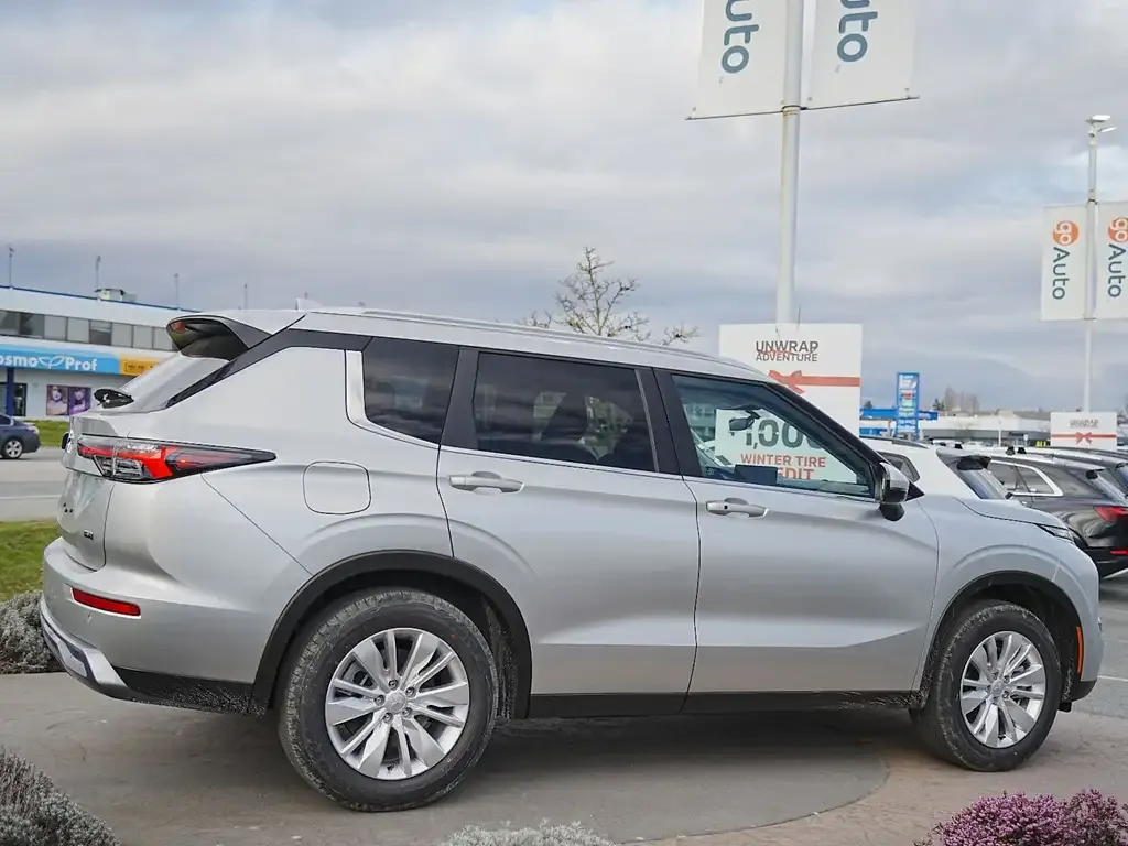 Mitsubishi Outlander 2026 photo 5