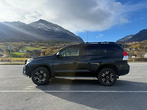 Toyota Land Cruiser 2010 photo 3
