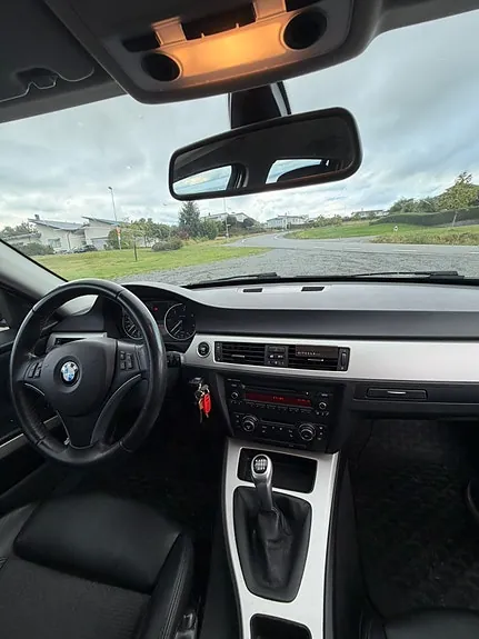 BMW 320D 2012 photo 3