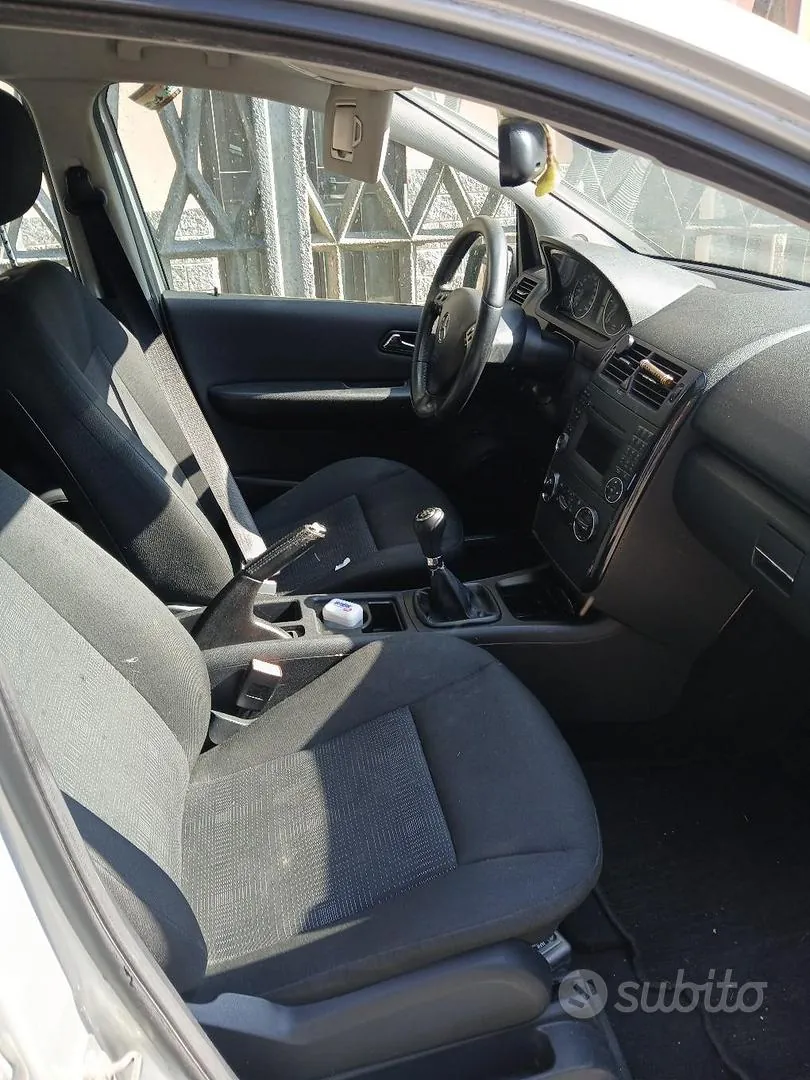 Mercedes-Benz A-Class 2012 photo 2