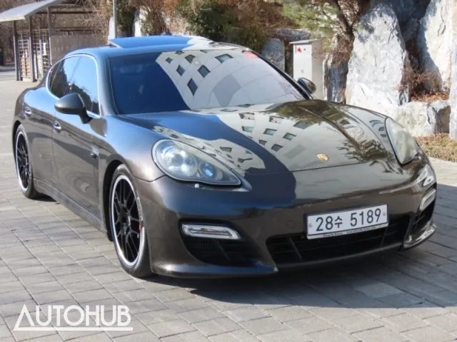 Porsche Panamera 2010 photo 2