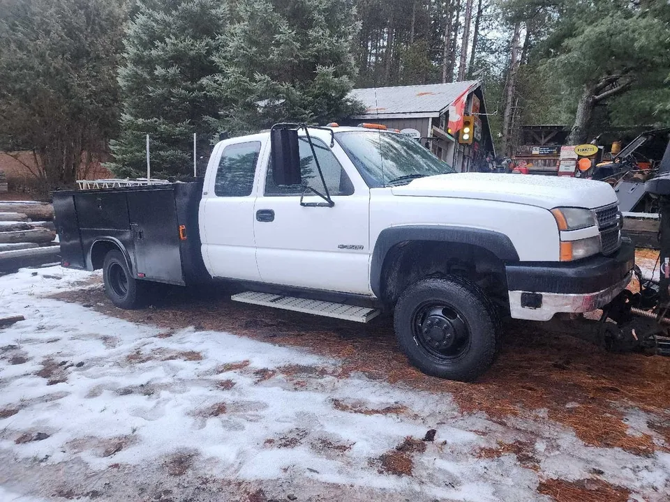 Chevrolet Silverado 3500Hd 2005 photo 3