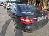 Mercedes-Benz E-Class 2011 photo 3