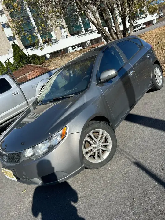 Kia Forte 2011 photo 2