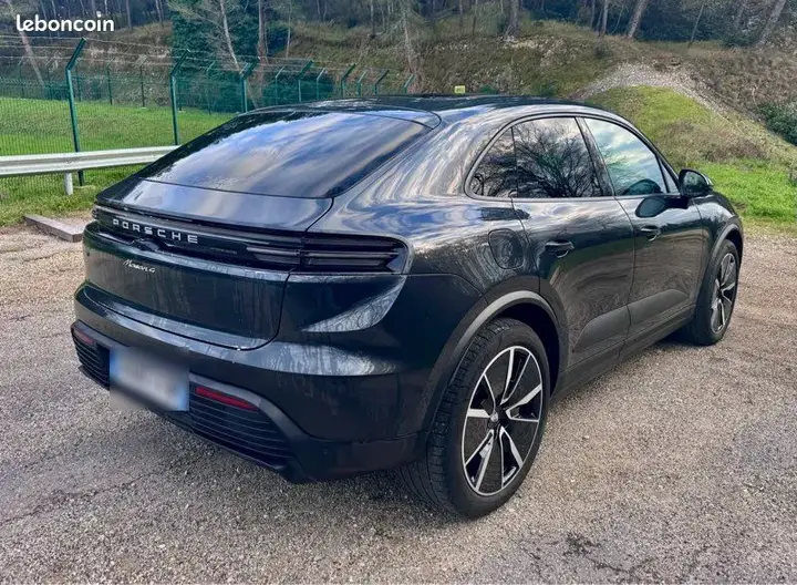 Porsche Macan 2024 photo 2