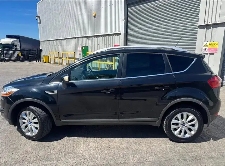 Ford Kuga 2011 photo 2