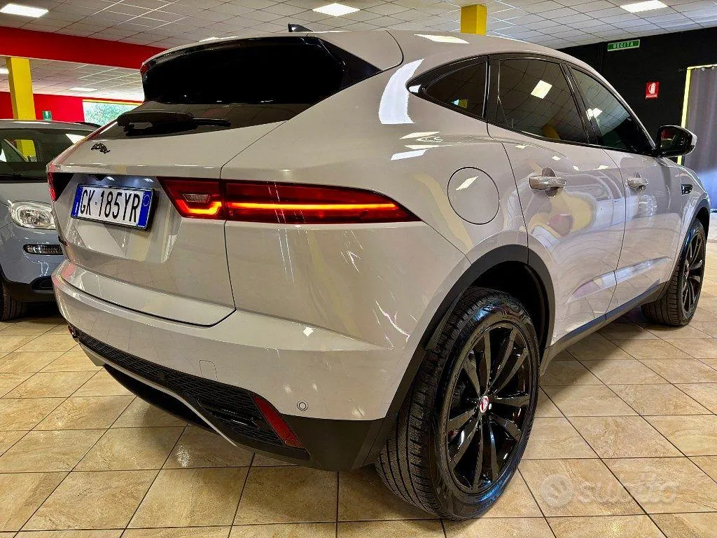 Jaguar E-Pace 2022 photo 5