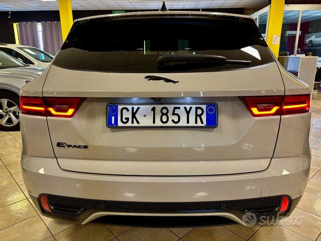 Jaguar E-Pace 2022 photo 4