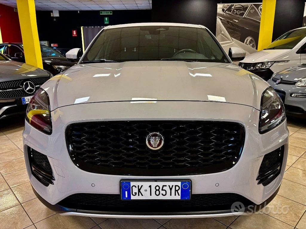 Jaguar E-Pace 2022 photo 2