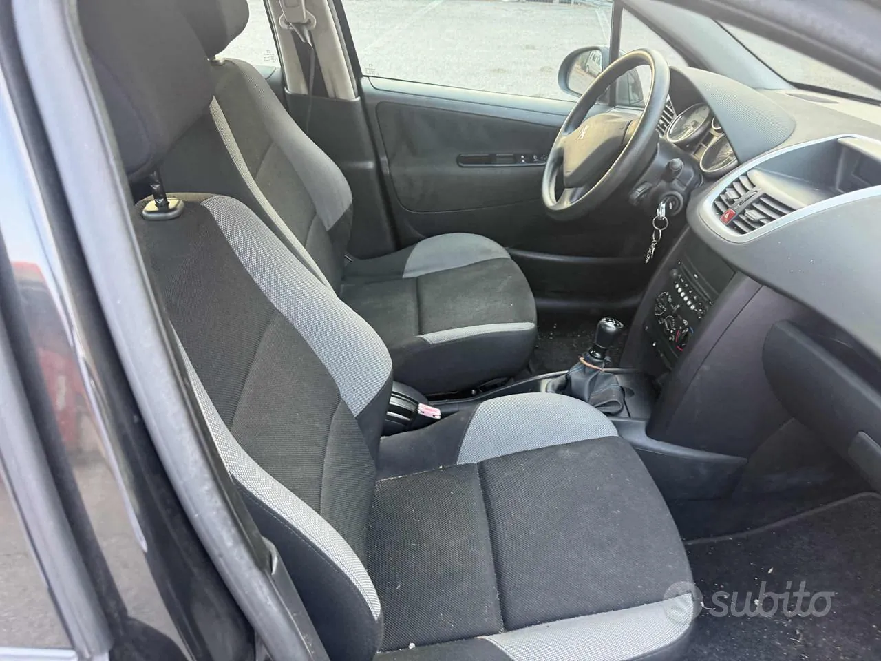 Peugeot 207 2008 photo 4