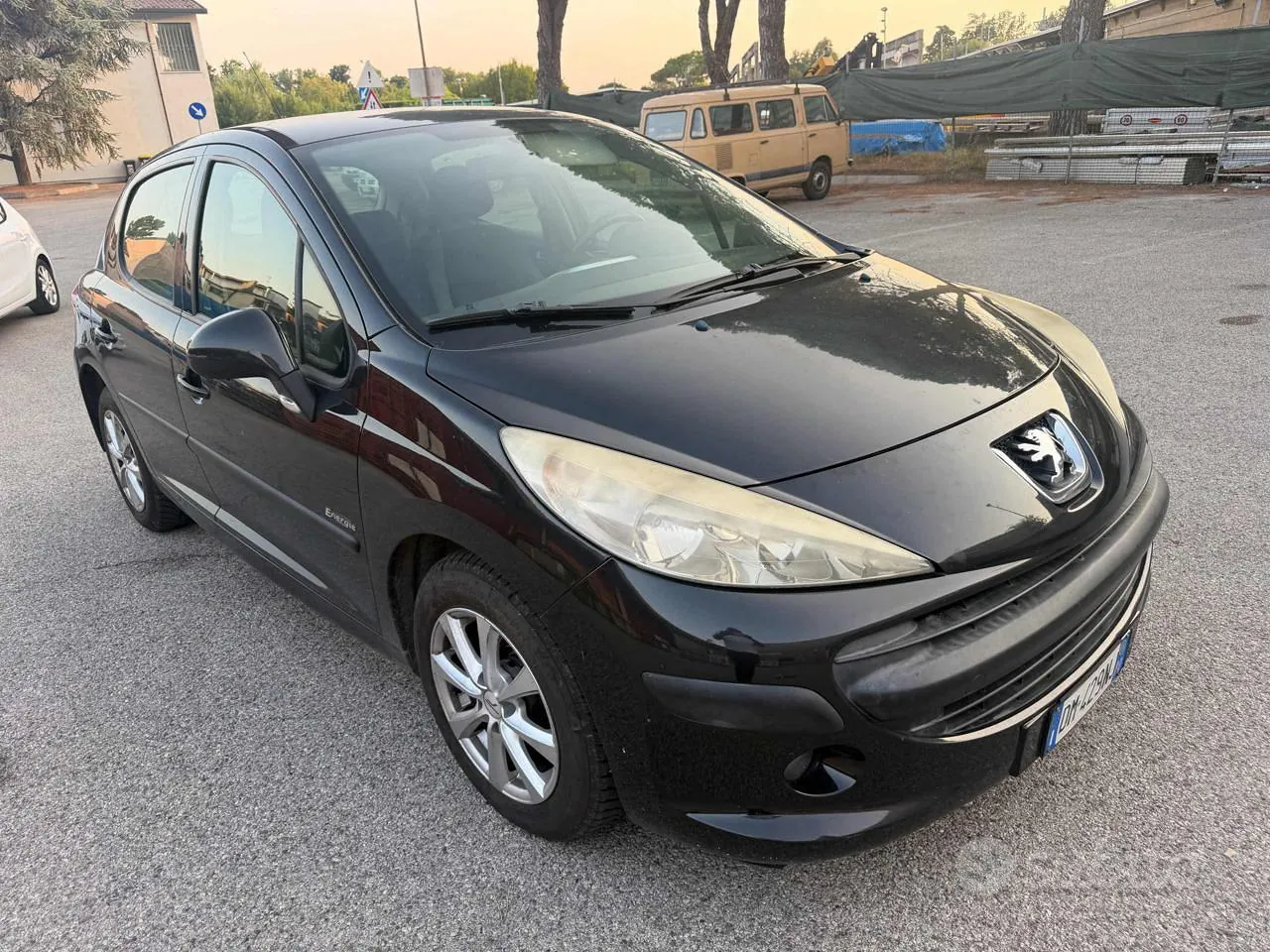 Peugeot 207 2008 photo 3