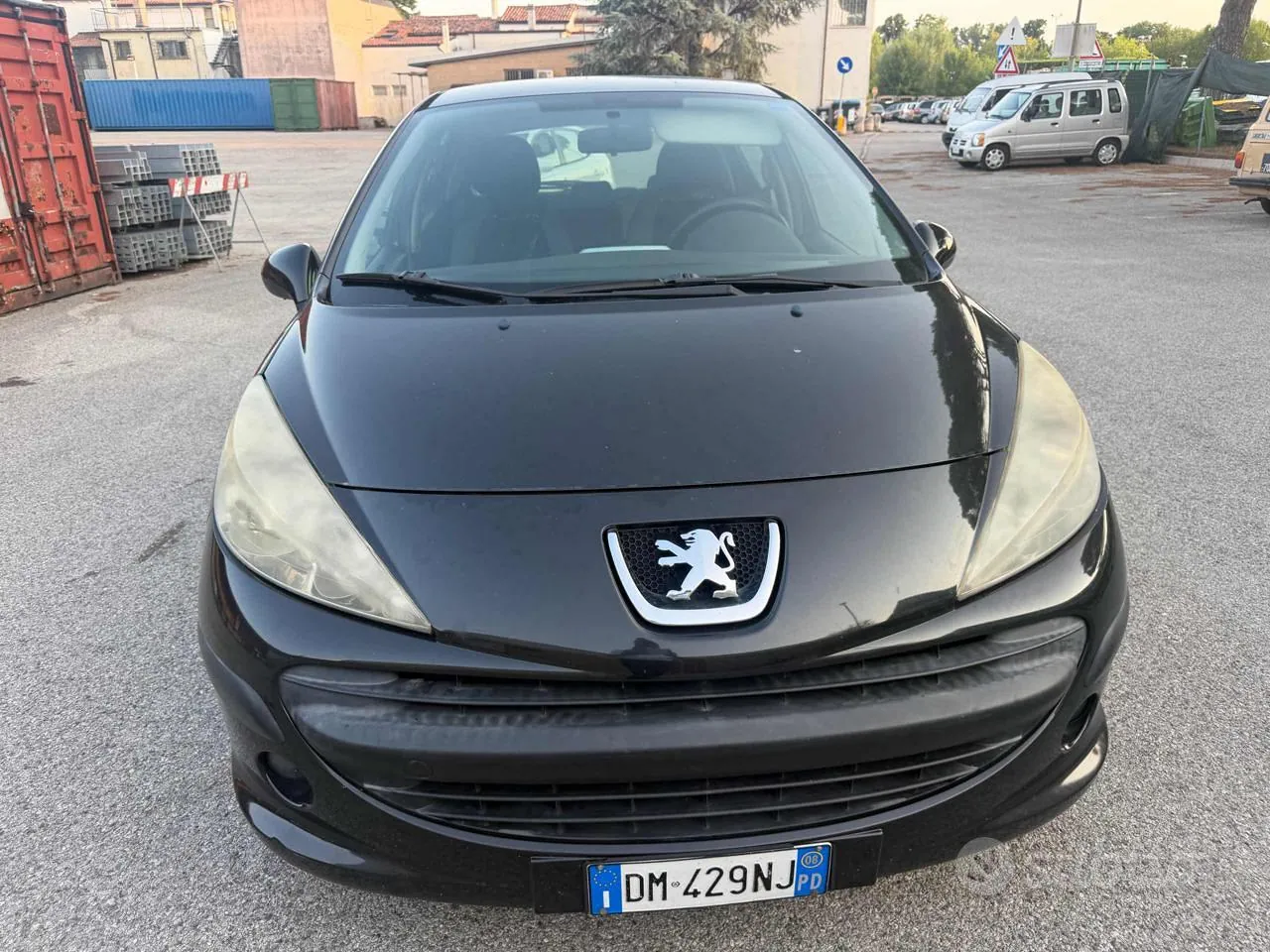 Peugeot 207 2008 photo 2