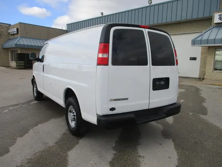 Chevrolet Express 2014 photo 5