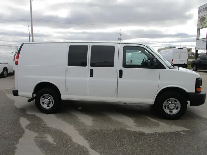 Chevrolet Express 2014 photo 3