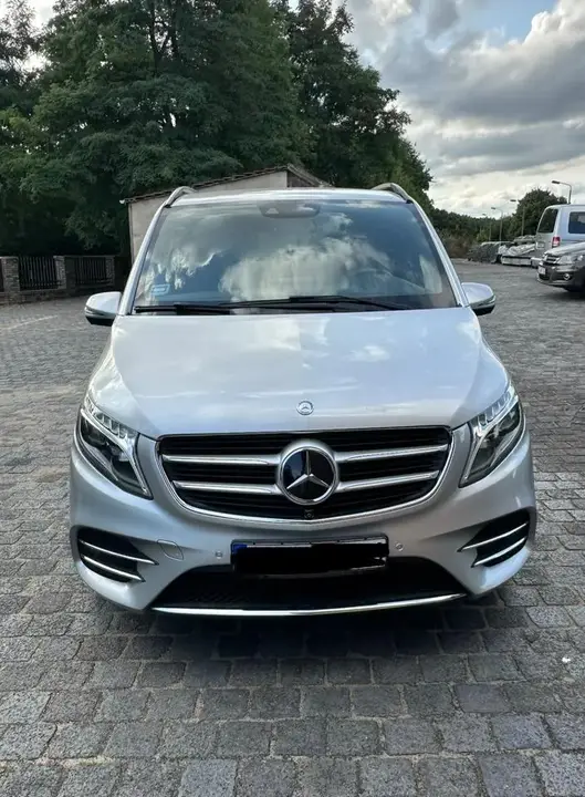 Mercedes-Benz V250
