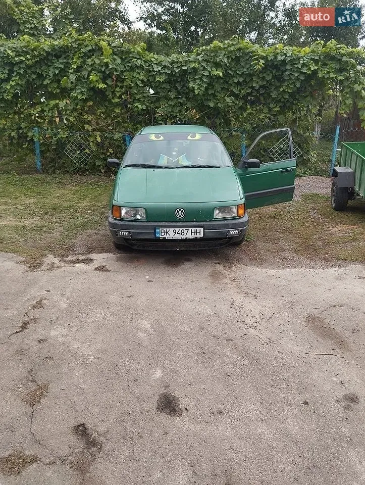 Volkswagen Passat 1990 photo 3