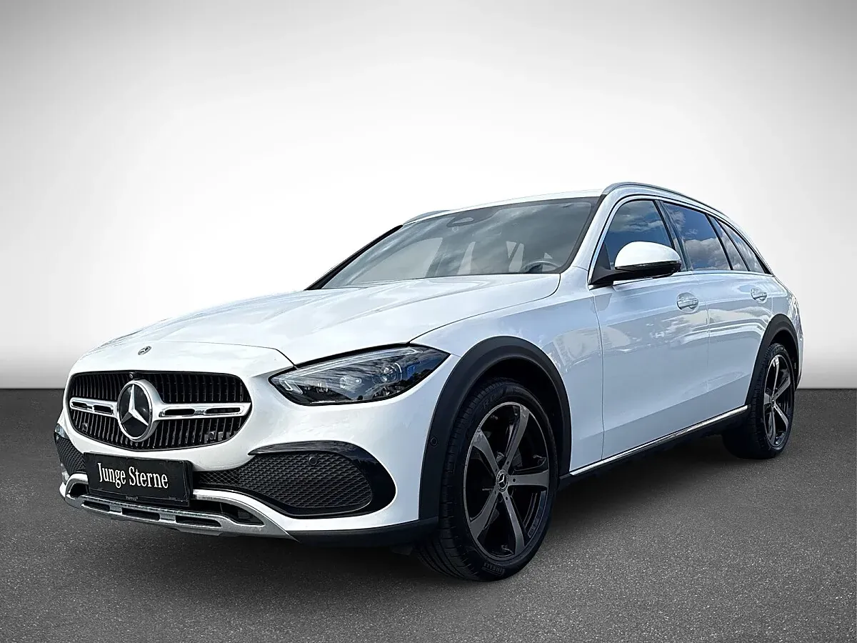 Mercedes-Benz C-Class 2023 photo 2