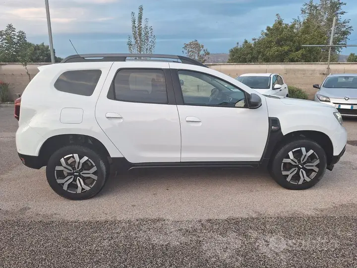 Dacia Duster 2023 photo 4