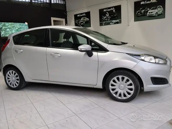 Ford Fiesta 2013 photo 4