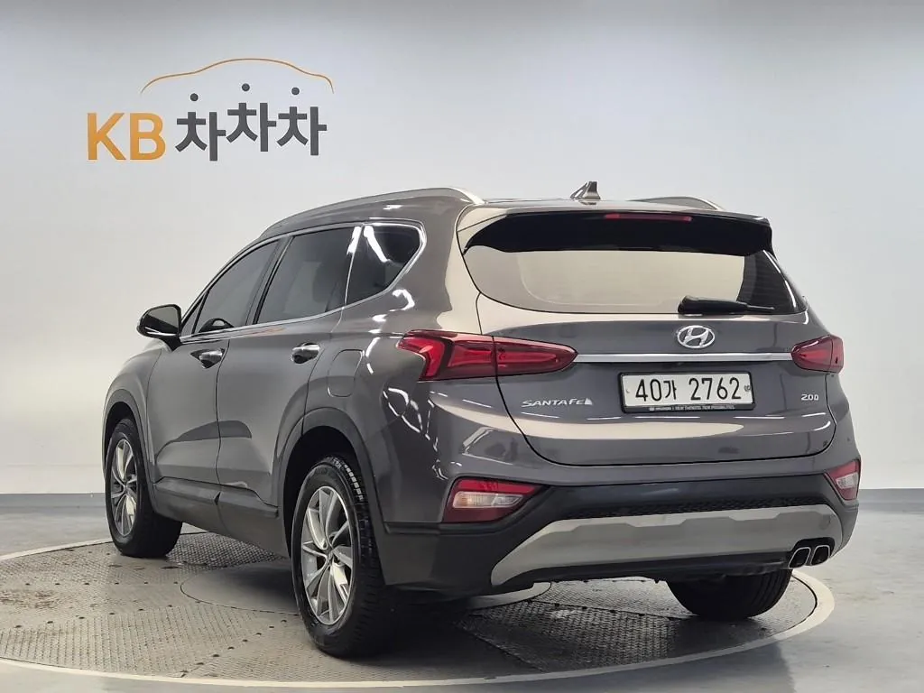 Hyundai Santa Fe 2019 photo 2