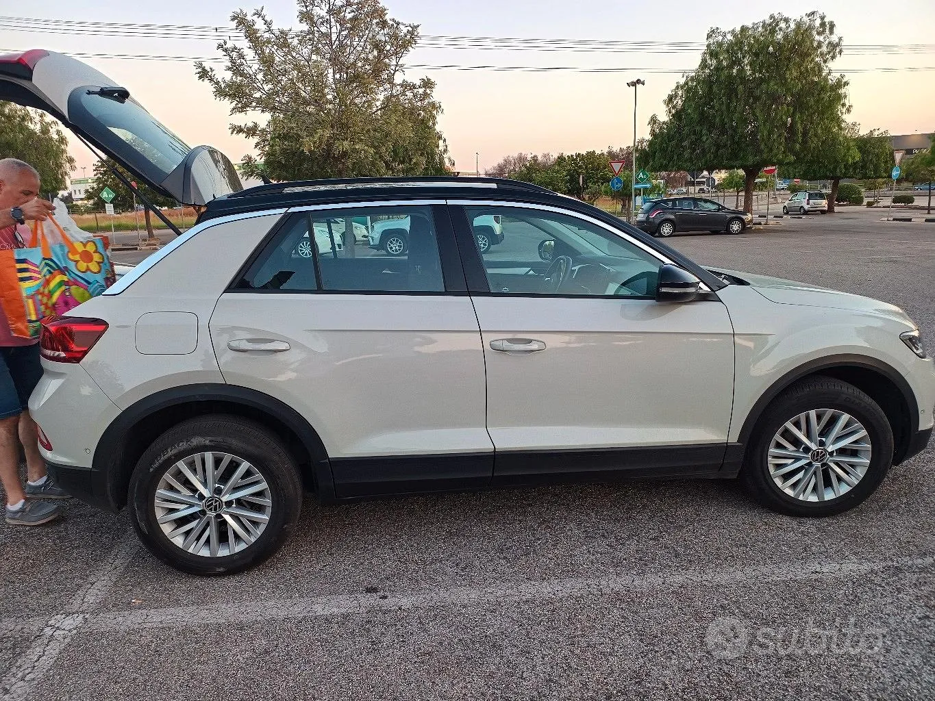 Volkswagen T-Roc 2023 photo 3