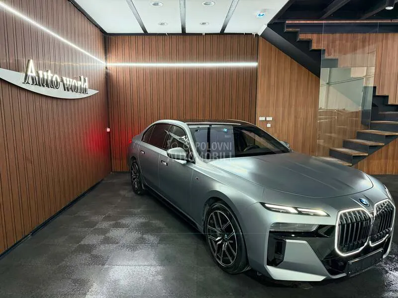 BMW 750