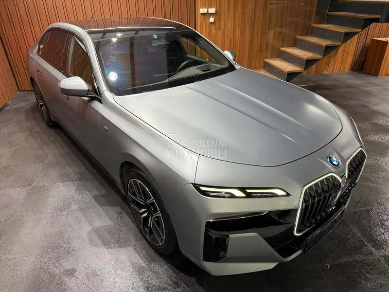 BMW 750 2025 photo 3